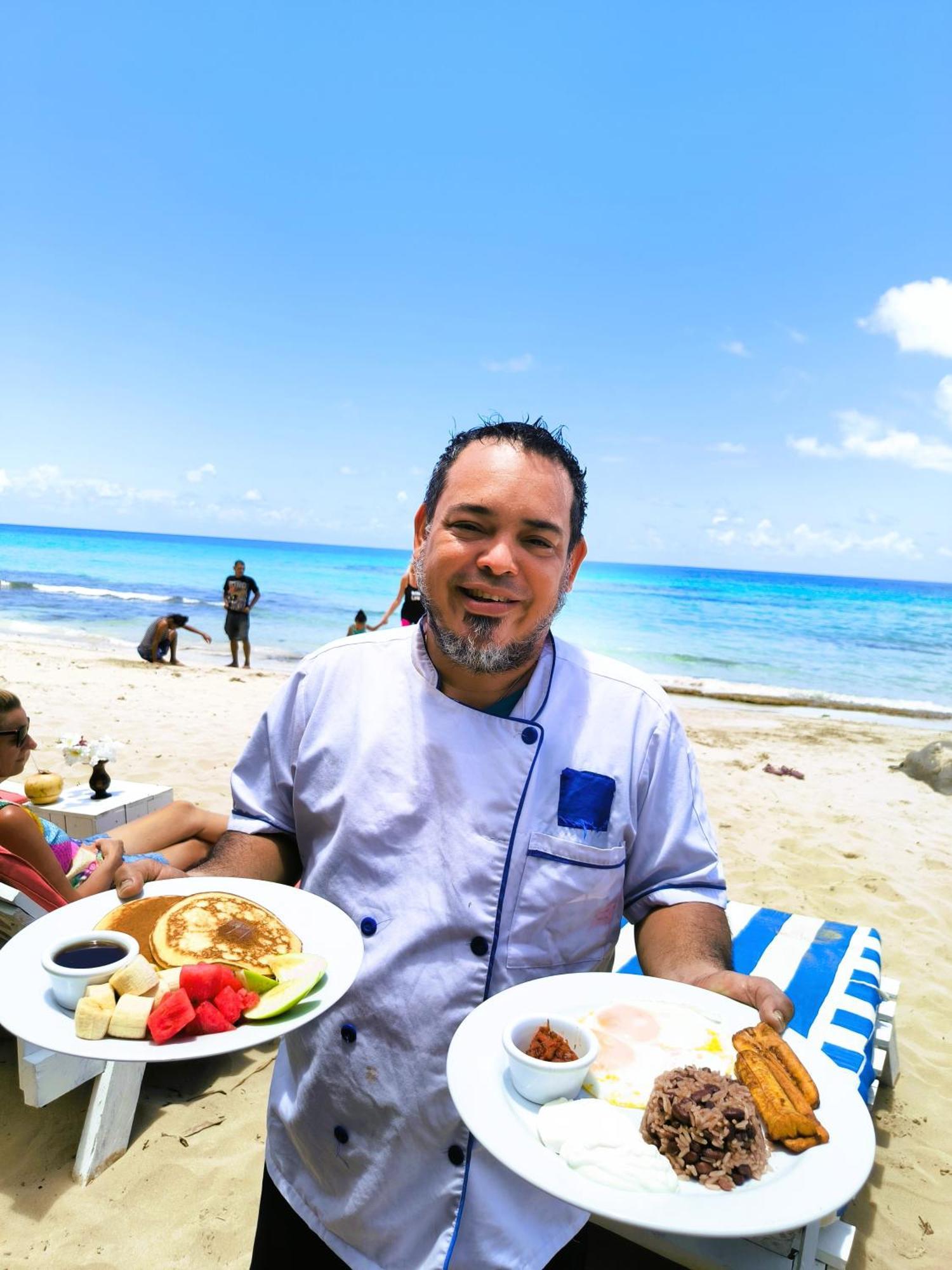 Paraiso Beach Hotel Brig Bay Extérieur photo