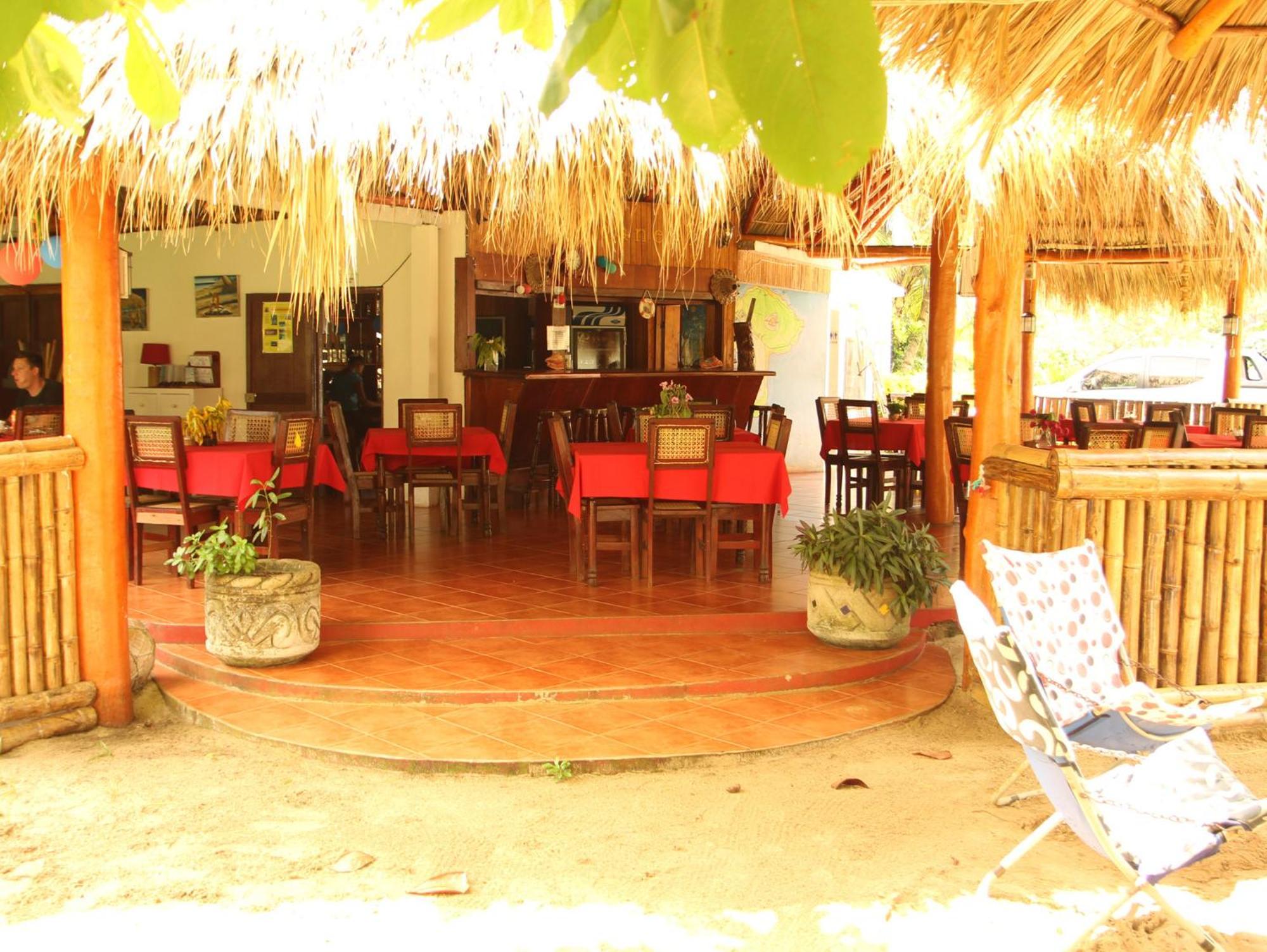 Paraiso Beach Hotel Brig Bay Extérieur photo