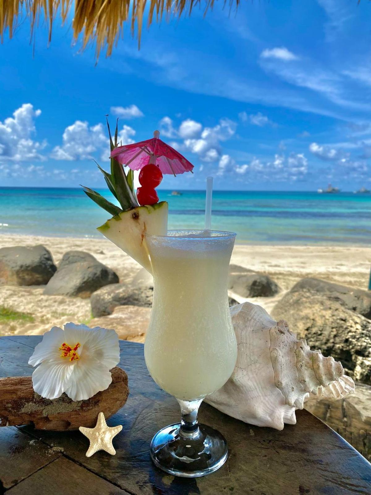 Paraiso Beach Hotel Brig Bay Extérieur photo