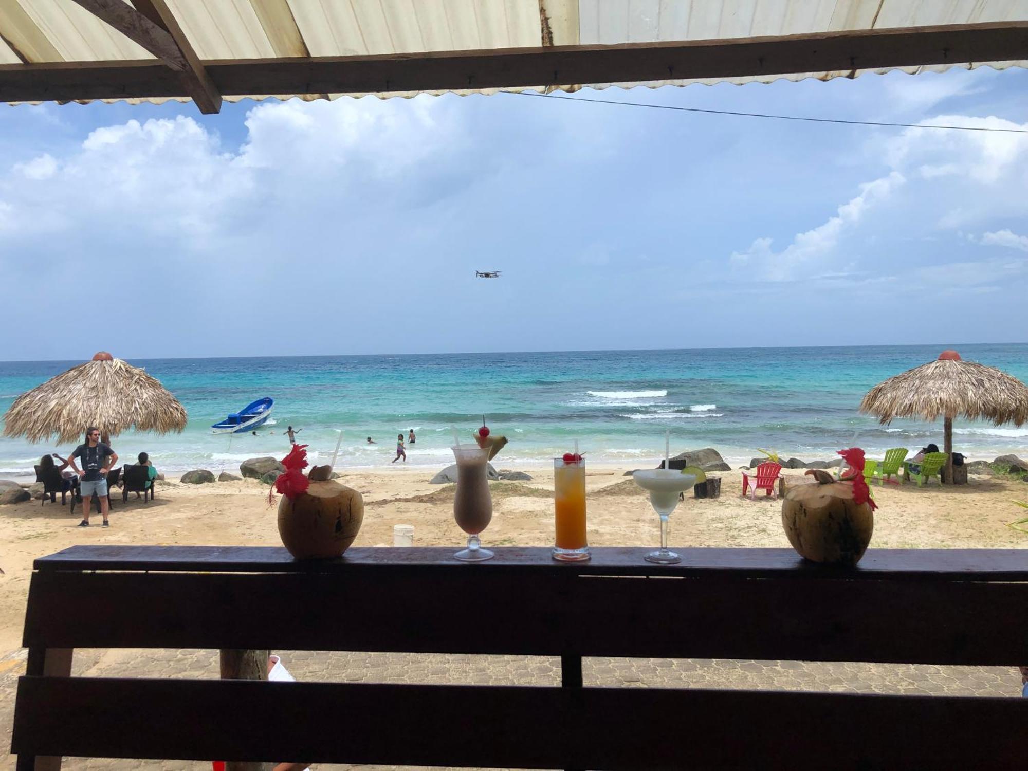 Paraiso Beach Hotel Brig Bay Extérieur photo