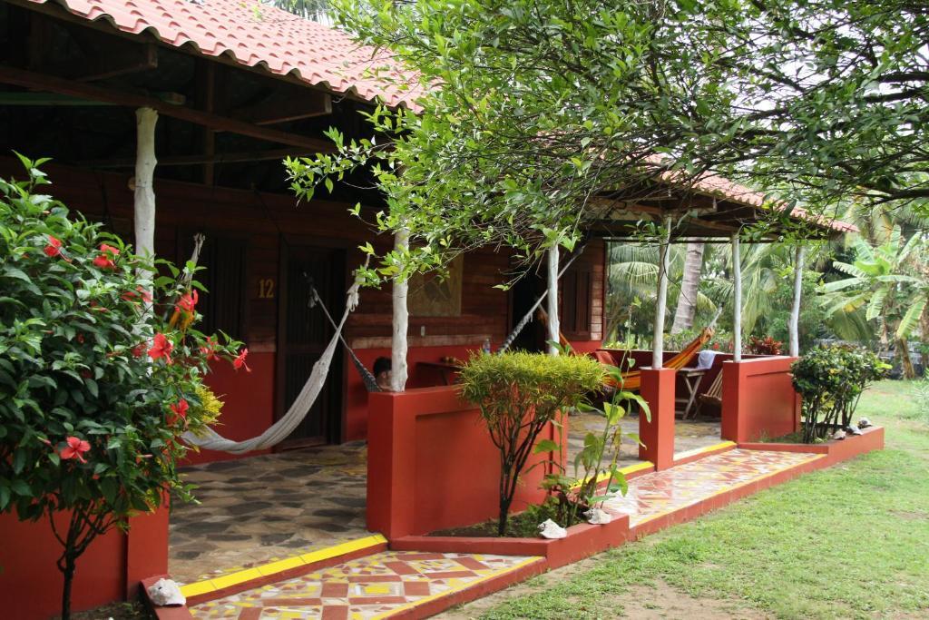 Paraiso Beach Hotel Brig Bay Extérieur photo