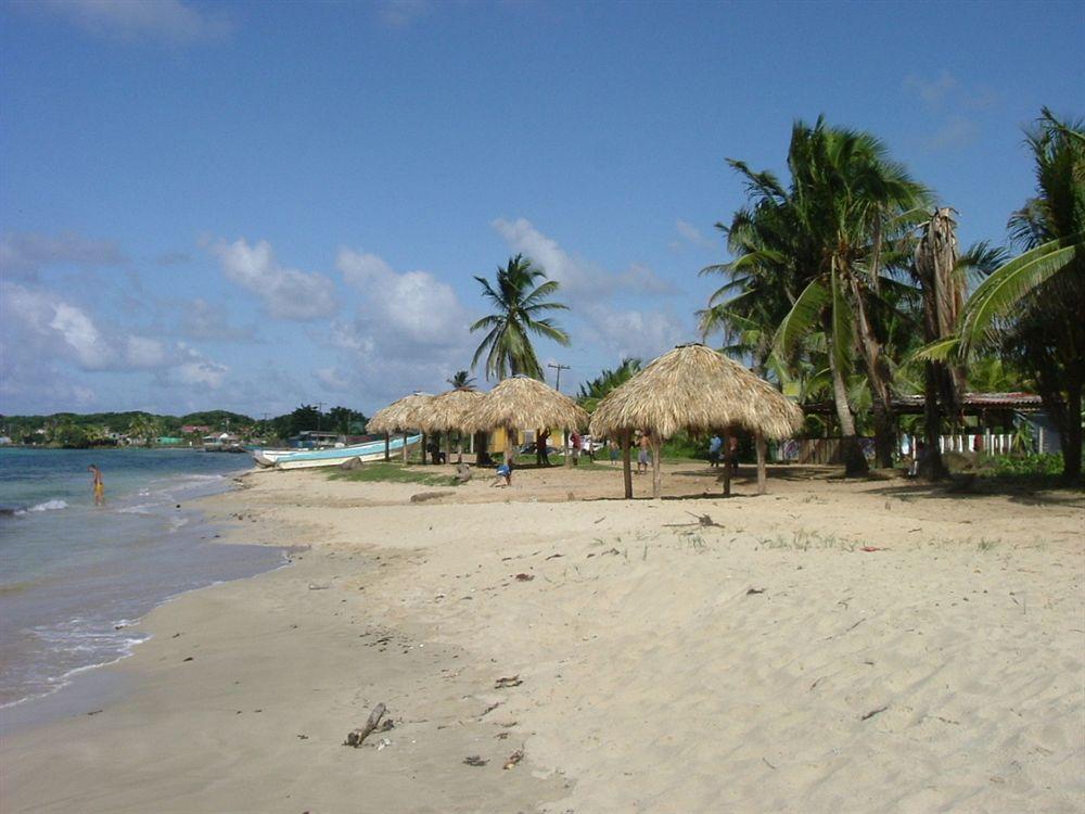 Paraiso Beach Hotel Brig Bay Extérieur photo