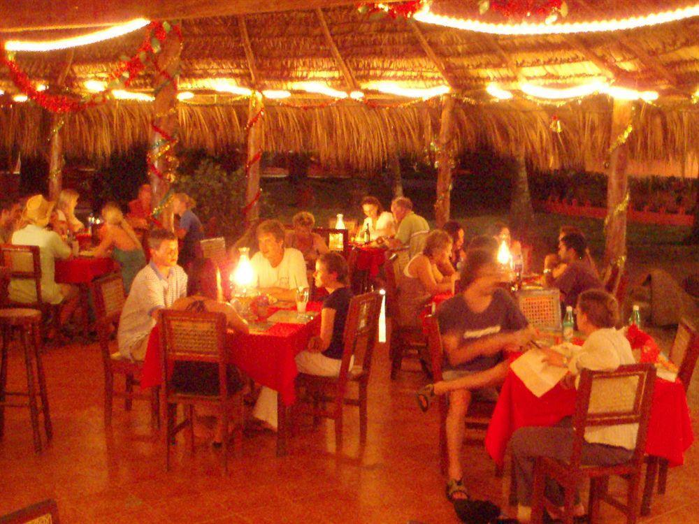 Paraiso Beach Hotel Brig Bay Extérieur photo