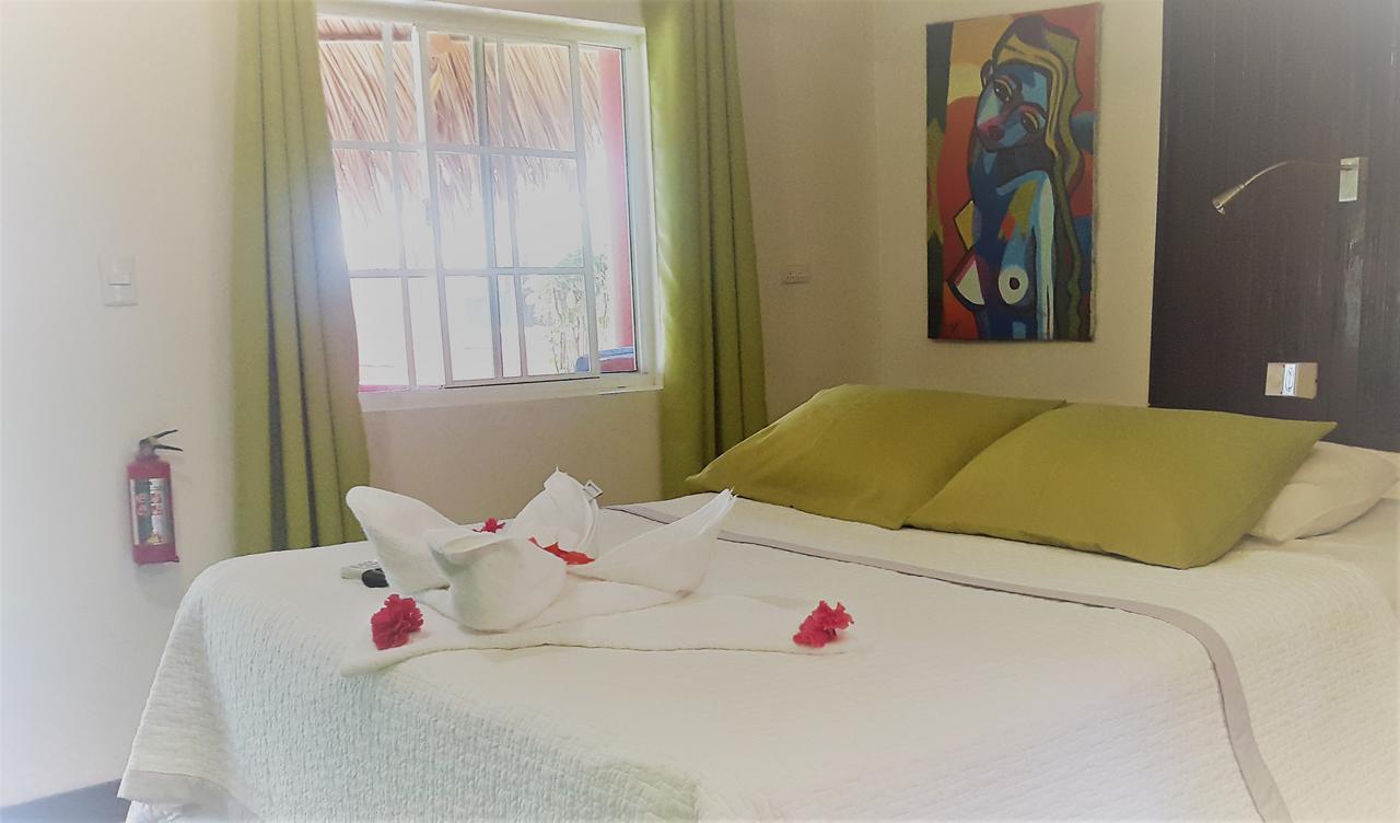 Paraiso Beach Hotel Brig Bay Extérieur photo