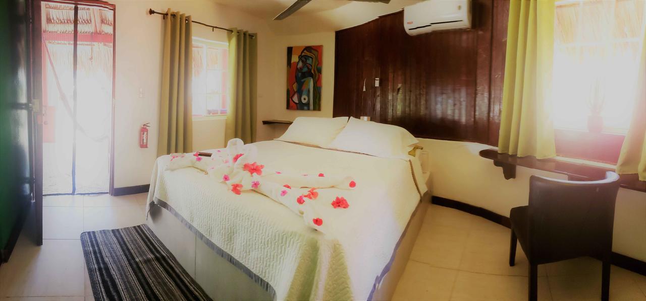 Paraiso Beach Hotel Brig Bay Extérieur photo