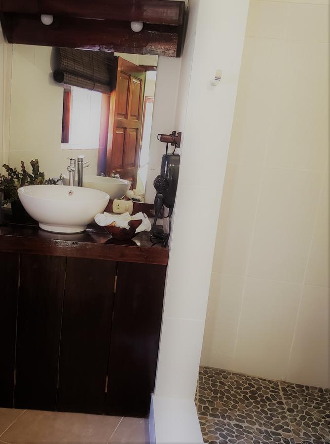 Paraiso Beach Hotel Brig Bay Extérieur photo