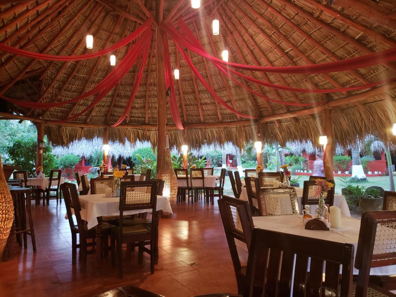 Paraiso Beach Hotel Brig Bay Extérieur photo