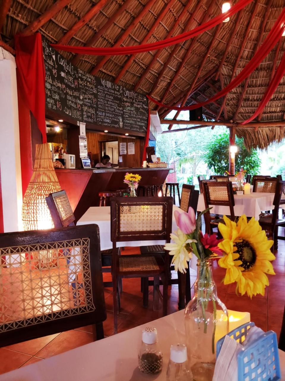 Paraiso Beach Hotel Brig Bay Extérieur photo
