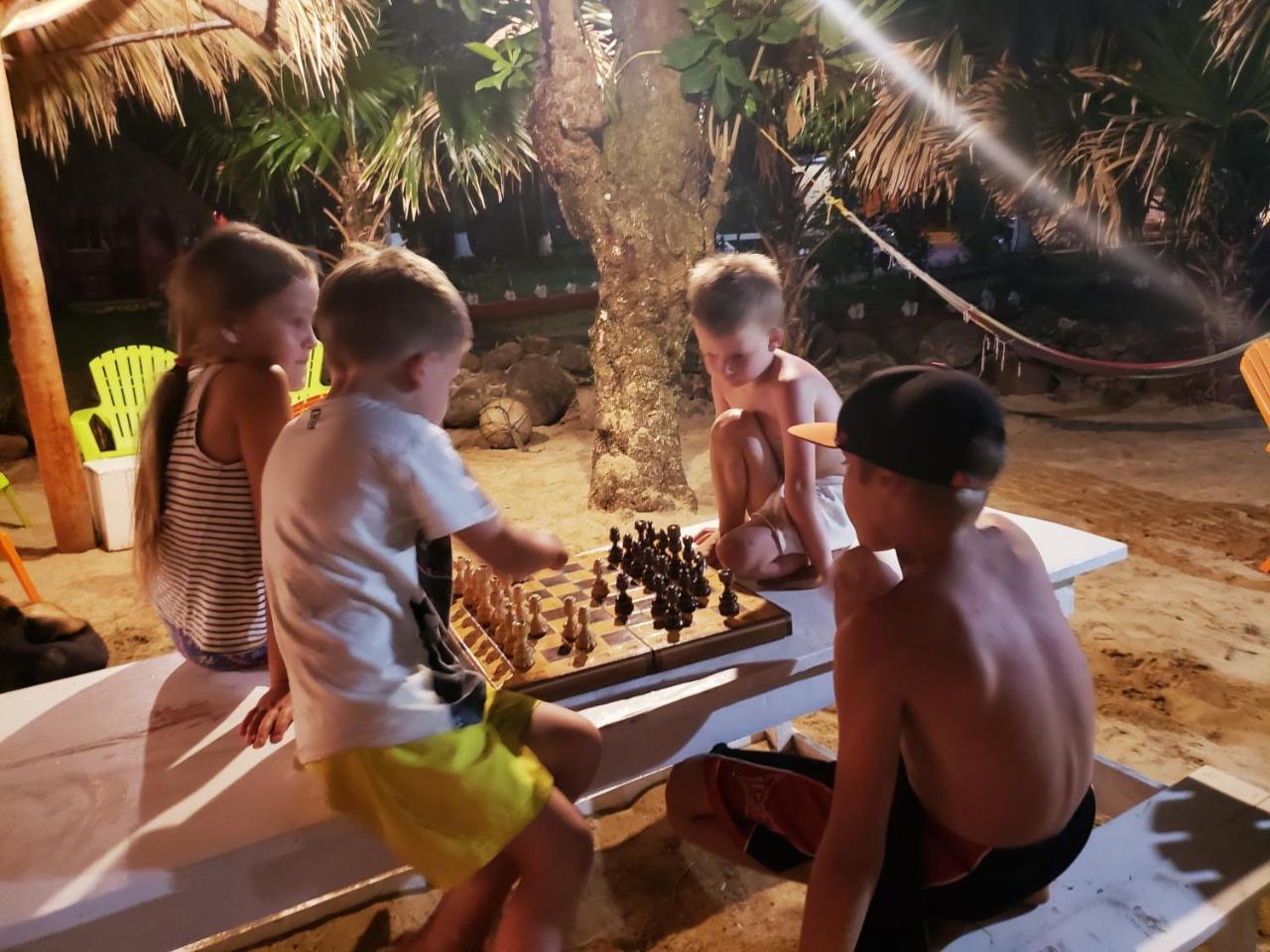 Paraiso Beach Hotel Brig Bay Extérieur photo