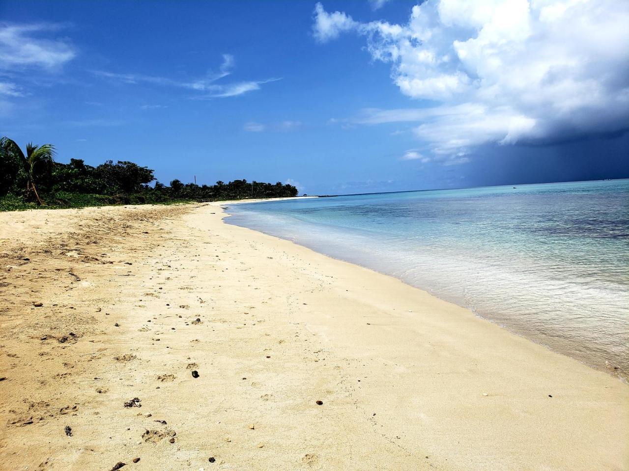Paraiso Beach Hotel Brig Bay Extérieur photo