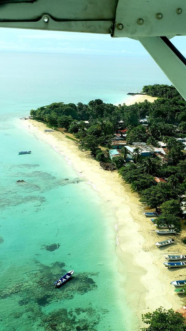 Paraiso Beach Hotel Brig Bay Extérieur photo